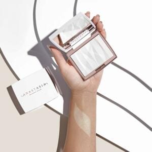 ANASTASIA BEVERLY HILLS HIGHLITER 11GMS ICED OUT